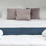 Apt24 - Lake Bliss